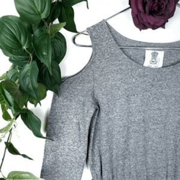 Anthropologie Lili's Closet Jamma Grey Cold Shoulder Skater Dress Size: X-Small - Picture 3 of 6